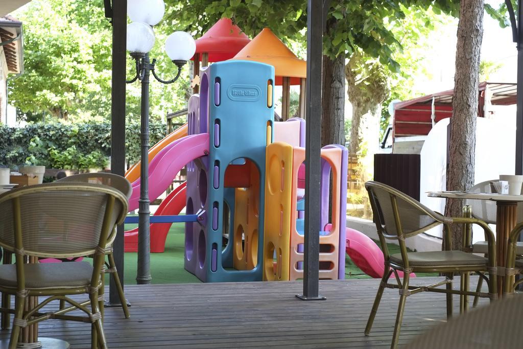 Hotel Fra I Pini Rimini Luaran gambar